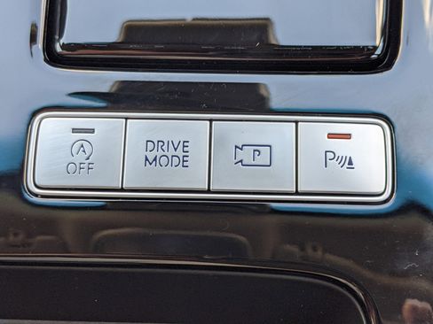 Used 2025 Genesis G80 2.5T image 27