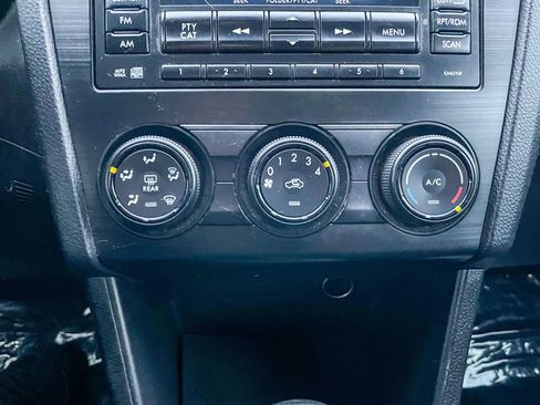 Used 2014 Subaru Crosstrek 2.0i Premium image 16