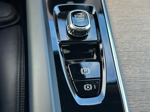 New 2026 Volvo XC60 B5 Ultra w/ Protection Package Premier image 35