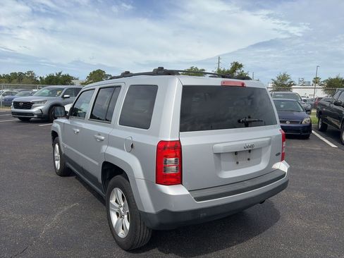 Used 2012 Jeep Patriot Latitude FWD image 5
