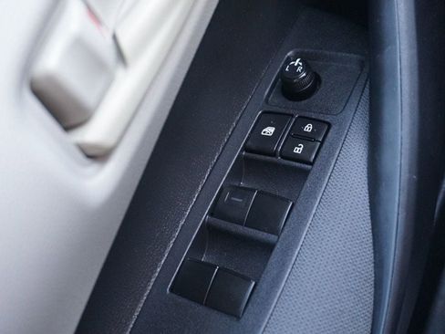 Used 2022 Toyota Corolla LE w/ Carpet Mat Package (TMS) FWD image 21