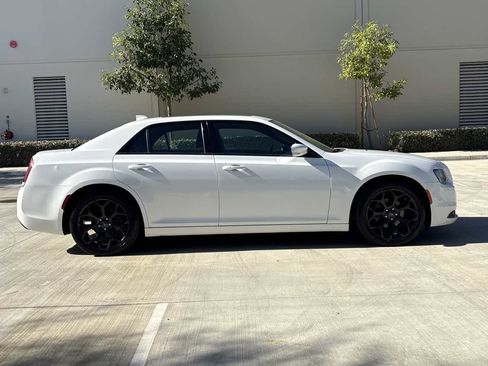 Used 2019 Chrysler 300 S w/ Safetytec Plus Group image 2