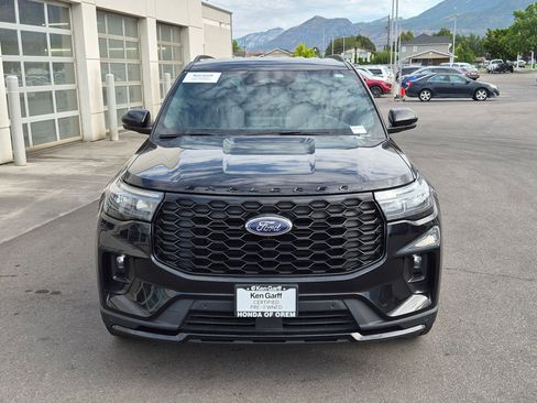 Used 2025 Ford Explorer ST-Line w/ ST-Line Street Pack AWD/4WD image 12