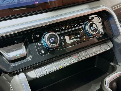 Used 2025 GMC Sierra 3500 Denali Ultimate image 16