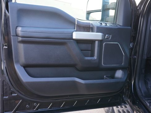 Used 2020 Ford F250 Lariat w/ Tremor Off-Road Package AWD/4WD image 17