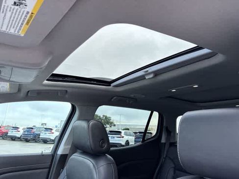 Used 2022 GMC Acadia SLT w/ Technology Package FWD image 20