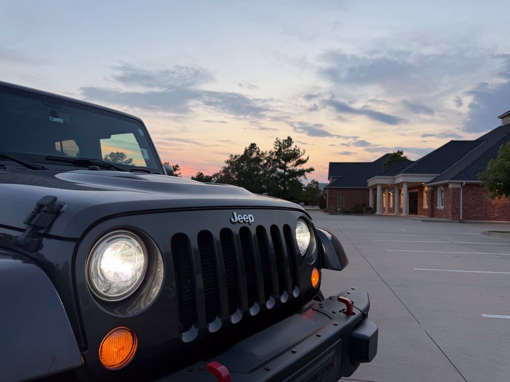 Used 2017 Jeep Wrangler Unlimited Rubicon AWD/4WD image 5