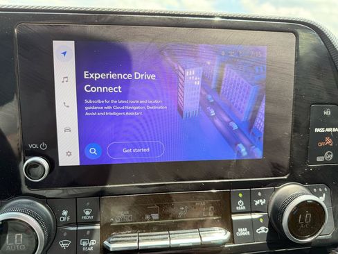 Used 2023 Toyota Highlander XSE FWD image 36