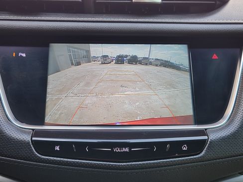 Used 2019 Cadillac XT5 FWD image 19