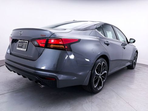 Used 2025 Nissan Altima 2.5 SR w/ SR Premium Package image 9