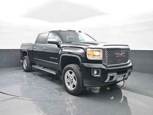 Used 2015 GMC Sierra 2500 Denali image 1