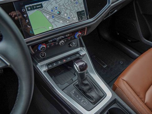 Certified 2025 Audi Q3 2.0T Premium Plus w/ Premium Plus Package image 16