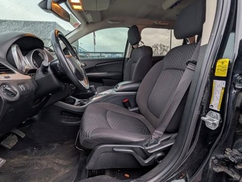 Used 2018 Dodge Journey SE w/ Popular Equipment Group image 3