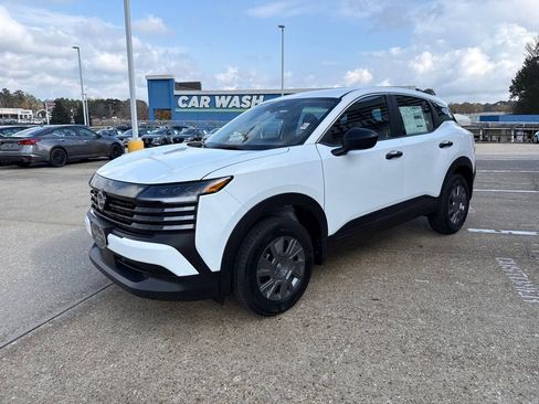 New 2026 Nissan Kicks S image 2