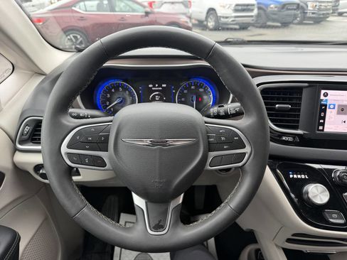 Used 2024 Chrysler Voyager LX FWD image 13