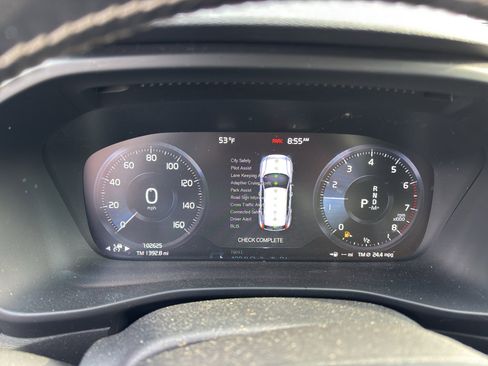 Used 2021 Volvo XC40 T5 R-Design w/ Advanced Package AWD/4WD image 10