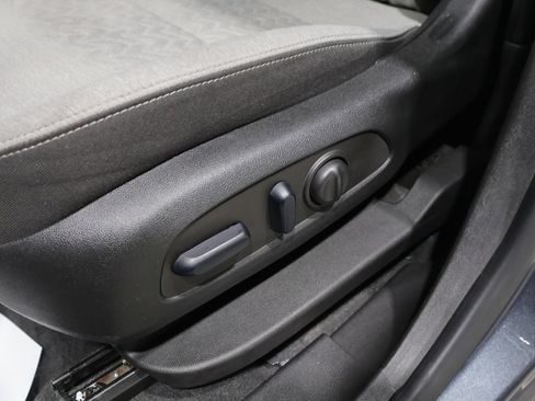 Used 2023 Chevrolet Equinox LT AWD/4WD image 10