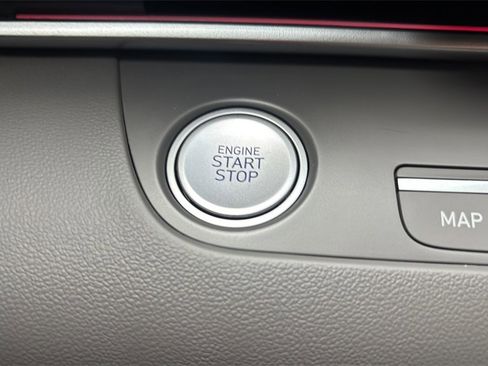 Certified 2024 Hyundai Elantra SEL image 24