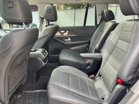Used 2024 Mercedes-Benz GLS 580 4MATIC image 27