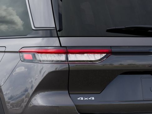 New 2026 Jeep Grand Cherokee Limited w/ Limited Altitude Package image 5