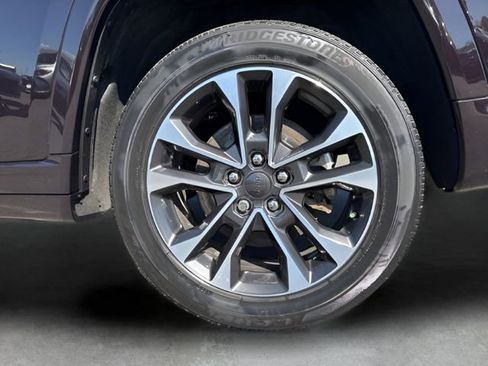 Used 2022 Jeep Grand Cherokee Overland AWD/4WD image 41