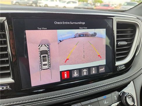 New 2026 Chrysler Pacifica Select FWD image 13