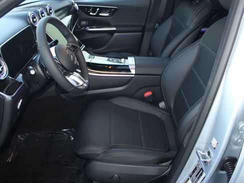 Used 2026 Mercedes-Benz GLC 300 image 5