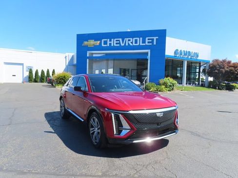 Certified 2024 Cadillac Lyriq Luxury AWD/4WD image 47