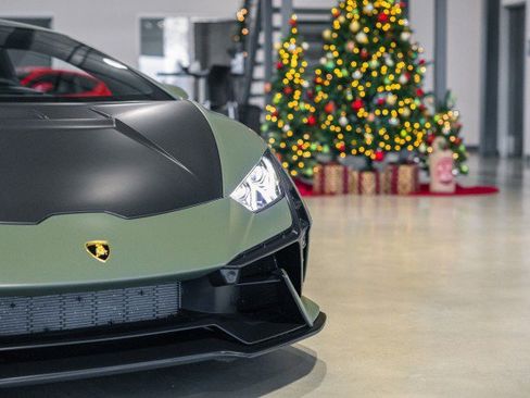 Used 2023 Lamborghini Huracan Tecnica image 36