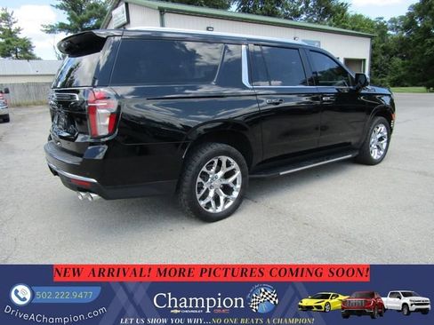 Used 2021 Chevrolet Suburban Premier w/ Premium Package AWD/4WD image 4
