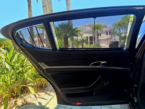 Used 2014 Porsche Panamera image 92