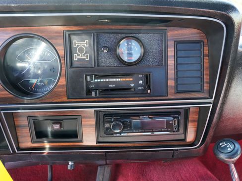 Used 1988 Dodge D/W Truck 100 AWD/4WD image 14