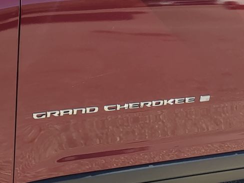 Certified 2021 Jeep Grand Cherokee L Limited AWD/4WD image 13