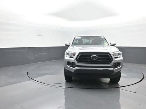Used 2023 Toyota Tacoma SR AWD/4WD image 4