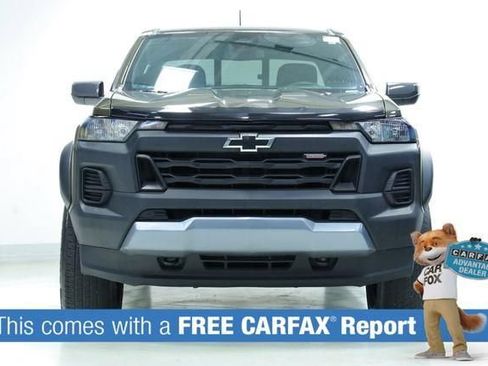 Used 2025 Chevrolet Colorado Trail Boss AWD/4WD image 2