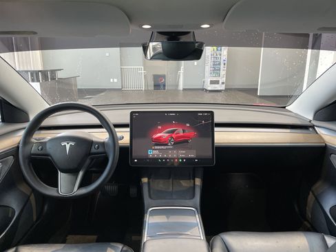 Used 2022 Tesla Model 3 Long Range image 32