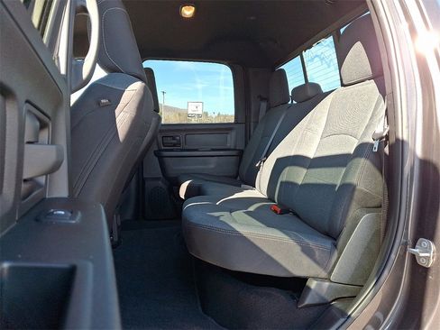 Used 2024 RAM 2500 Tradesman w/ Chrome Appearance Group image 10