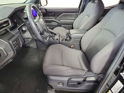 Used 2025 Toyota Tacoma SR AWD/4WD image 19
