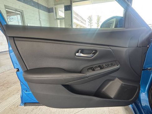 Used 2025 Nissan Sentra SV FWD image 15