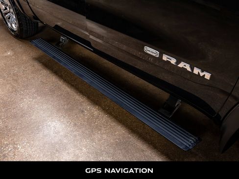 Used 2022 RAM 1500 Limited AWD/4WD image 12