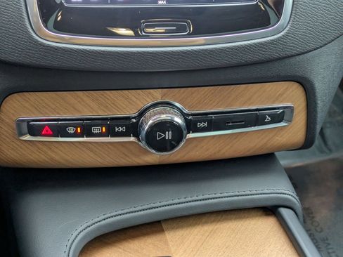 Used 2024 Volvo XC90 B6 Plus w/ Protection Package Premier image 22