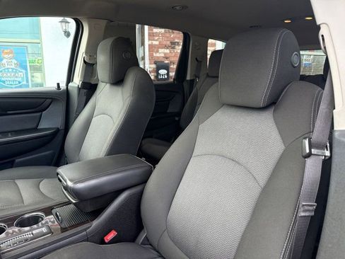 Used 2016 Chevrolet Traverse LT image 12