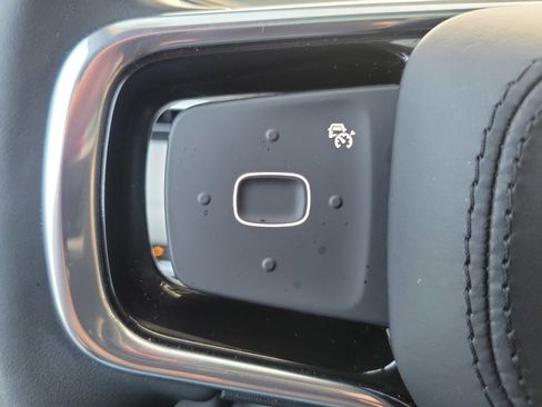 Used 2025 Lincoln Nautilus Reserve image 18