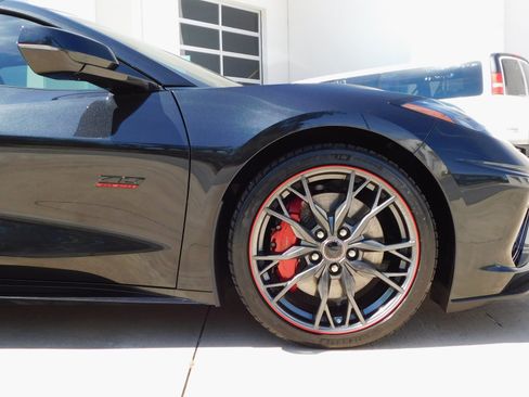 Used 2023 Chevrolet Corvette Stingray Premium Cpe w/ Z51 Performance Package RWD image 32