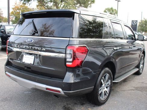 Used 2022 Ford Expedition Limited image 9