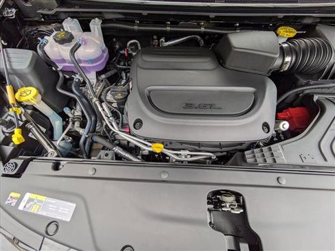 New 2026 Chrysler Pacifica Select image 18