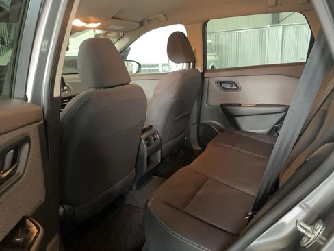 Used 2023 Nissan Rogue S AWD/4WD image 18
