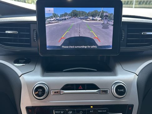 Used 2022 Ford Explorer XLT RWD image 28