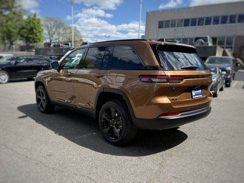 New 2026 Jeep Grand Cherokee Limited w/ Limited Altitude Package AWD/4WD image 12