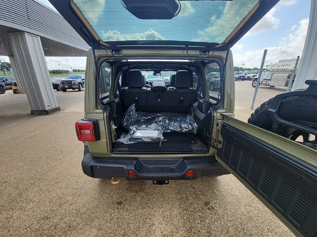 Used 2025 Jeep Wrangler Unlimited Rubicon 392 AWD/4WD image 28